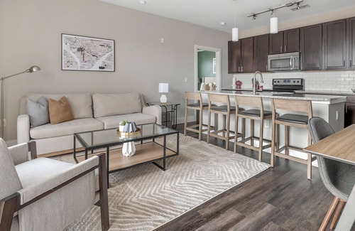 SouthPark Apartment | Modern Apartment in Prime Location (ID1284X157)