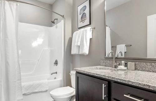 SouthPark Apartment | Modern Apartment in Prime Location (ID1284X157)