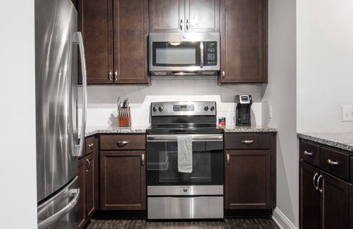 Matthews Apartment | Modern Apartment in Prime Location (ID8773X59)