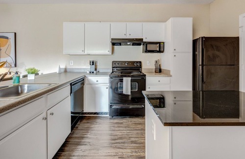 Mount Juliet Apartment | Modern Apartment in Prime Location (ID5574X61)