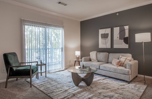 Mount Juliet Apartment | Modern Apartment in Prime Location (ID4039X27)