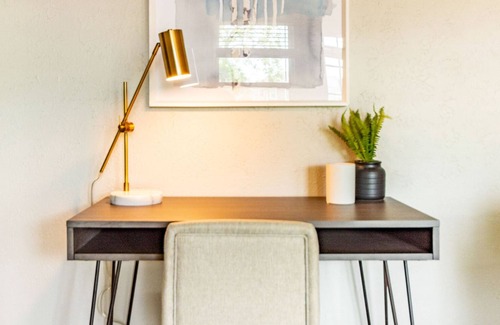 Hermitage Apartment | Modern Apartment in Prime Location (ID4935X54)