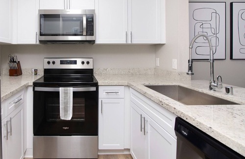 Tustin Apartment | Modern Apartment in Prime Location (ID8449X41)