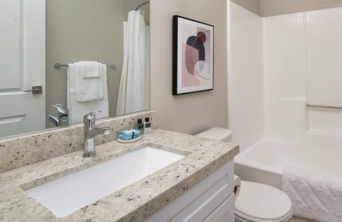 Tustin Apartment | Modern Apartment in Prime Location (ID8449X41)