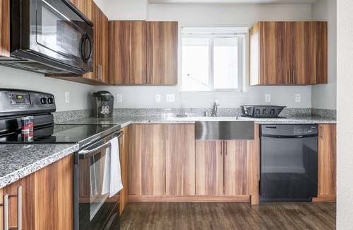 Vancouver Apartment | Modern Apartment in Prime Location (ID4517)