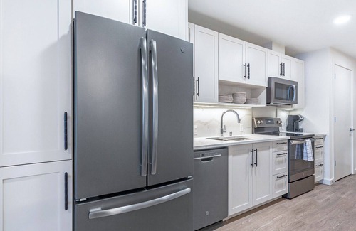 Downtown Vancouver Apartment | Modern Apartment in Prime Location (ID9173X17)