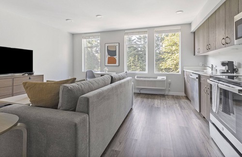 Pleasant Valley Apartment | Modern Apartment in Prime Location (ID5126X43)