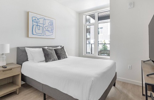 Downtown Vancouver Apartment | Modern Apartment in Prime Location (ID9717X89)