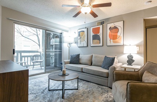 Blue Ash Apartment | Modern Apartment in Prime Location (ID4707X29)