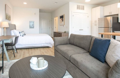 Blue Ash Apartment | Modern Apartment in Prime Location (ID7158X72)