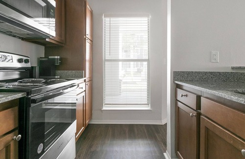 Blue Ash Apartment | Modern Apartment in Prime Location (ID1387X808)