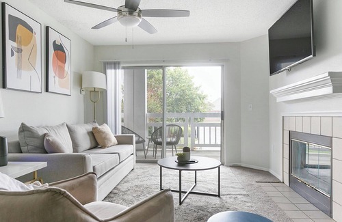 Blue Ash Apartment | Modern Apartment in Prime Location (ID1387X817)