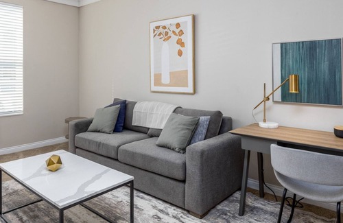 Lewis Center Apartment | Modern Apartment in Prime Location (ID4409X99)