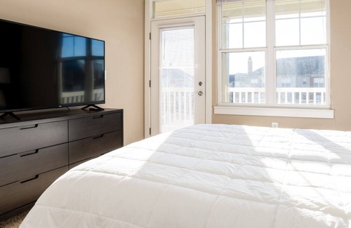 Fishers Apartment | Modern Apartment in Prime Location (ID8453X29)