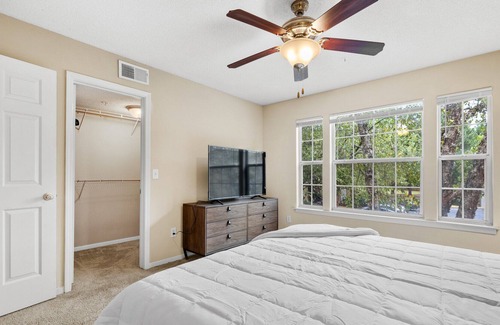 Germantown Apartment | Modern Apartment in Prime Location (ID3914X82)
