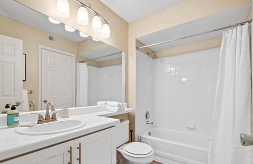 Germantown Apartment | Modern Apartment in Prime Location (ID3914X82)