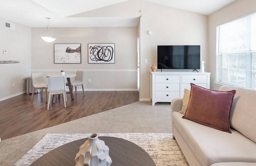 Germantown Apartment | Modern Apartment in Prime Location (ID1278X539)
