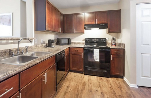 Germantown Apartment | Modern Apartment in Prime Location (ID1278X539)