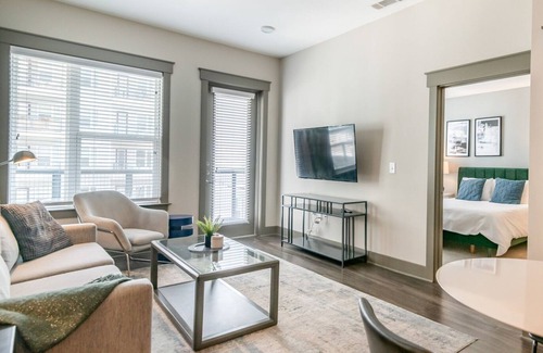 Vickery Meadow Apartment | Modern Apartment in Prime Location (ID1781)