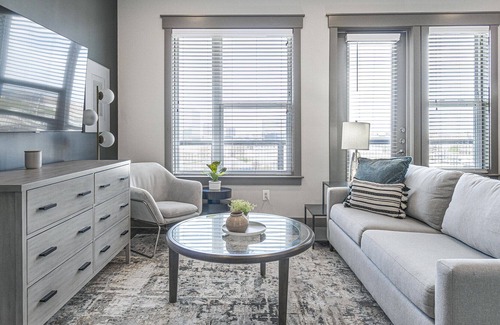 Vickery Meadow Apartment | Modern Apartment in Prime Location (ID914)