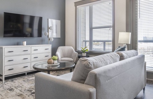 Vickery Meadow Apartment | Modern Apartment in Prime Location (ID914)