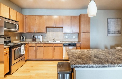 Bixby Apartment | Modern Apartment in Prime Location (ID8202X55)