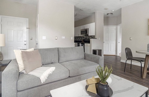 Apex Apartment | Modern Apartment in Prime Location (ID1213X665)