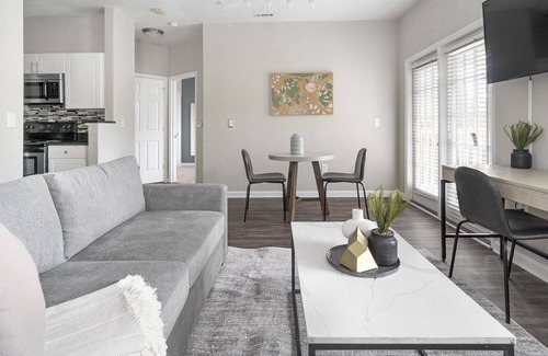 Apex Apartment | Modern Apartment in Prime Location (ID1213X665)