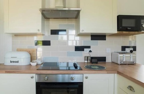 Chalford Apartment | Modern apartment in the Cotswolds sleeps 6