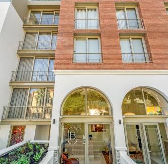 Green Point Apartment | Modern Apartment in trendy Green Point, Cape Town