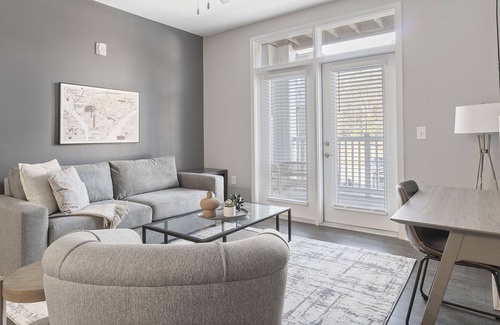 Chapel Hill Apartment | Modern Apartment in Prime Location (ID1004X252)
