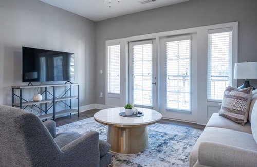 West Ashley Apartment | Modern Apartment in Prime Location (ID1777X59)