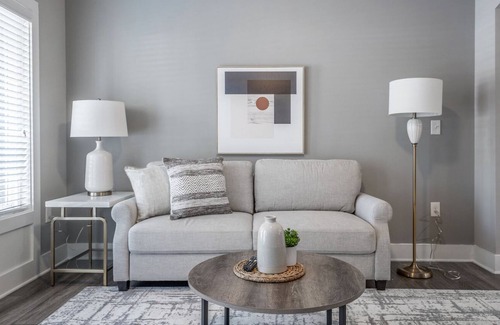 West Ashley Apartment | Modern Apartment in Prime Location (ID1777X48)