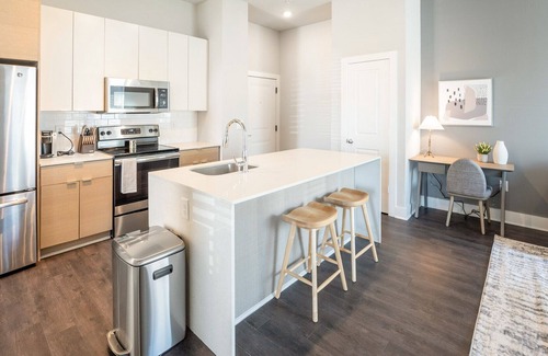 West Ashley Apartment | Modern Apartment in Prime Location (ID8392X83)