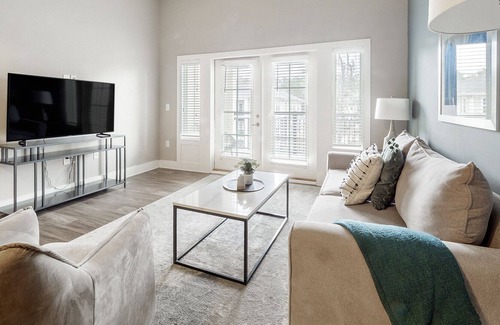 West Ashley Apartment | Modern Apartment in Prime Location (ID3528)