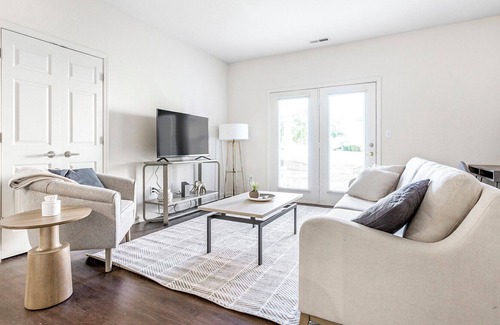 Fort Wayne Apartment | Modern Apartment in Prime Location (ID5753X83)