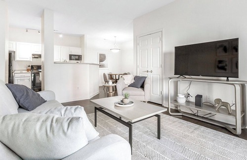 Fort Wayne Apartment | Modern Apartment in Prime Location (ID5753X83)