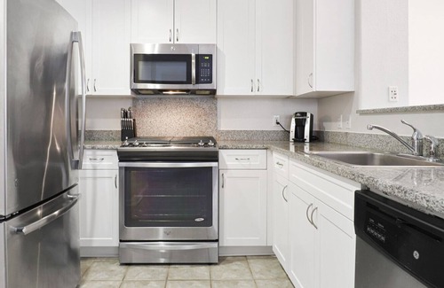Foster City Apartment | Modern Apartment in Prime Location (ID4222X75)