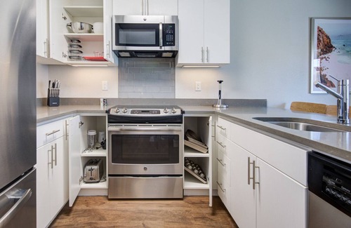 Foster City Apartment | Modern Apartment in Prime Location (ID5476X22)