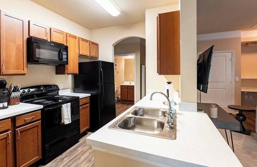 Goose Creek Apartment | Modern Apartment in Prime Location (ID4344X54)