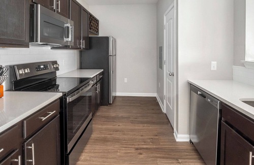Ladson Apartment | Modern Apartment in Prime Location (ID1388X007)