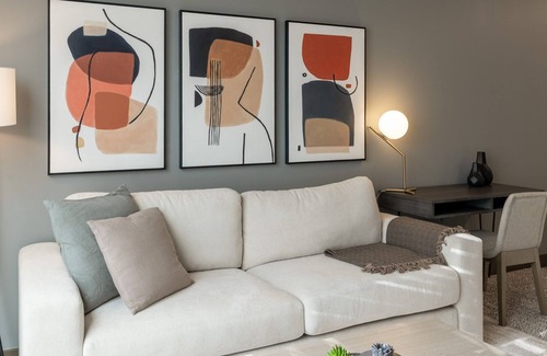 Middletown Apartment | Modern Apartment in Prime Location (ID8060X85)