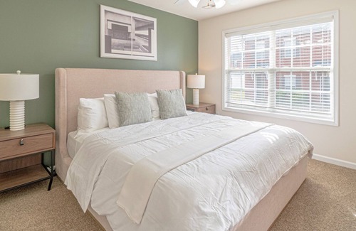 Spring Hill Apartment | Modern Apartment in Prime Location (ID7689X22)