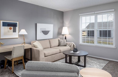 Lewis Center Apartment | Modern Apartment in Prime Location (ID8607X44)
