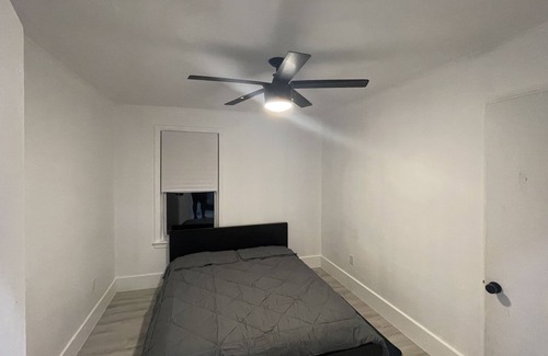Worcester House | Modern apartment in Worcester w/ all amenities. 5 minutes away from White City.