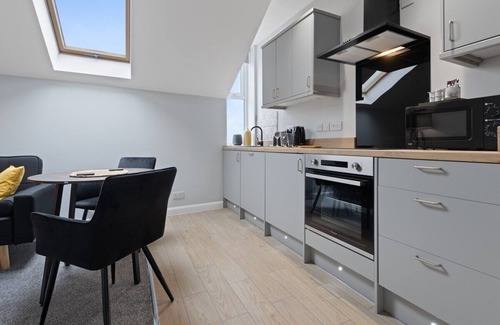 Mapperley Condo | Modern Apartment King Room |Free Parking| Suite 9
