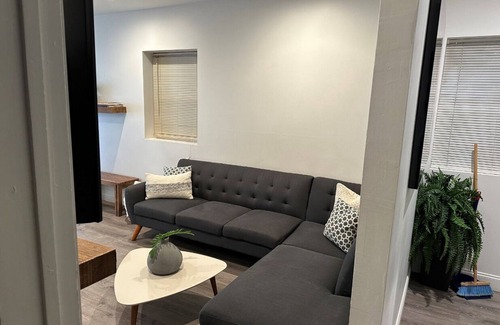 Union City Apartment | Modern Apartment Minutes from NYC