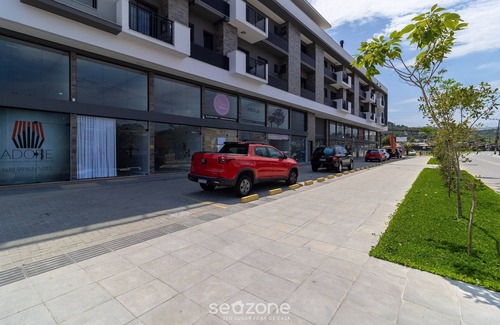 Cachoeira do Bom Jesus Apartment | Modern Apartment Near the Beach! - Atc0301