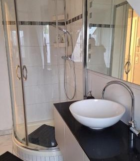 Vogelsang Apartment | Modern apartment near airport