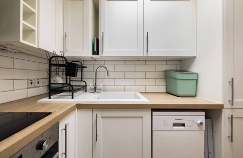 North Woolwich Apartment | Modern Apartment near City Airport by Wild Roses